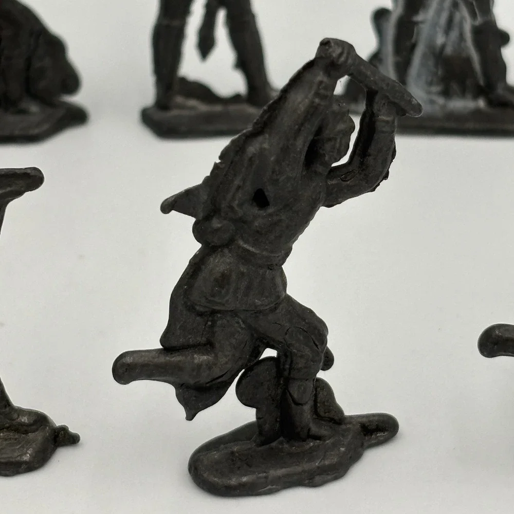 VINTAGE LEAD SOLDIERS MILITARY ARMY MEN WW2 Lot Of‎ 13 And A Plane